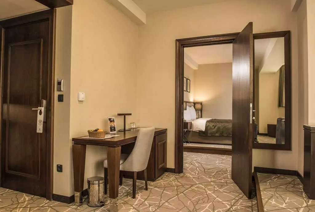 hotel constantine the great serbia_shabavizparvaz_07.jpg